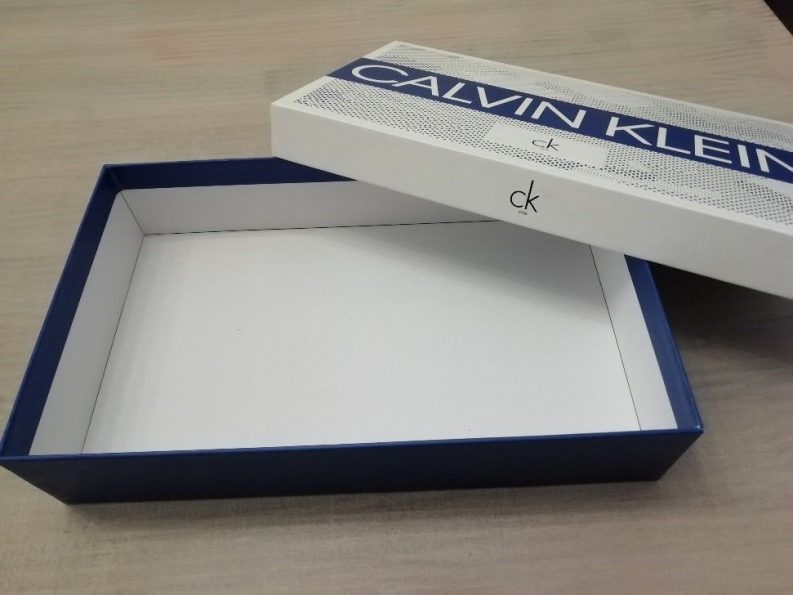 Caja De Cartón Reciclada Por ISABEL REPISO FERNÁNDEZ 01