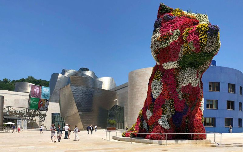 Cachorro, Un Topiary Escultura Floral De Jeff Koons