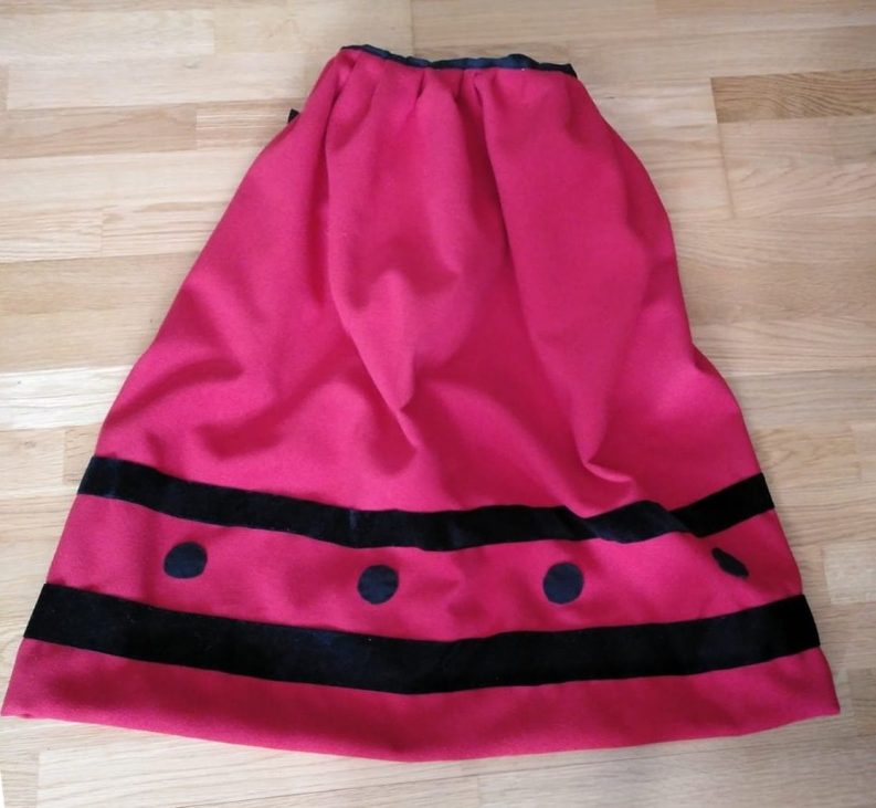 Falda Regional Roja María Amor