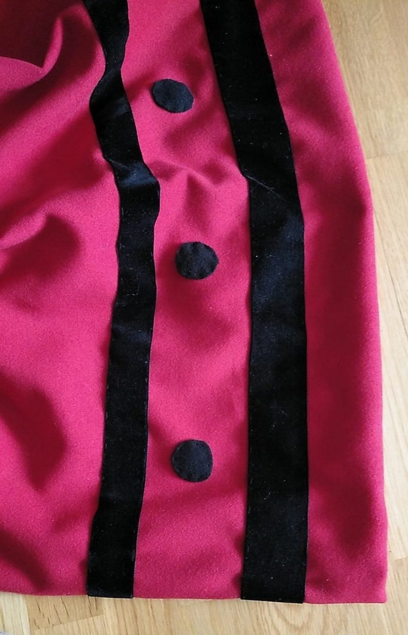 Falda Regional Roja (detalle) María Amor