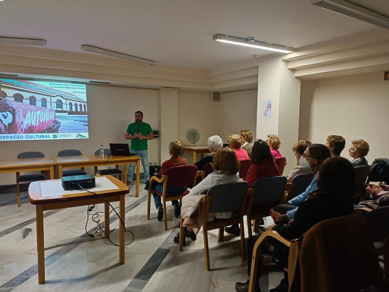 ESPACIO CULTURAL-charla-2004-04-16 01