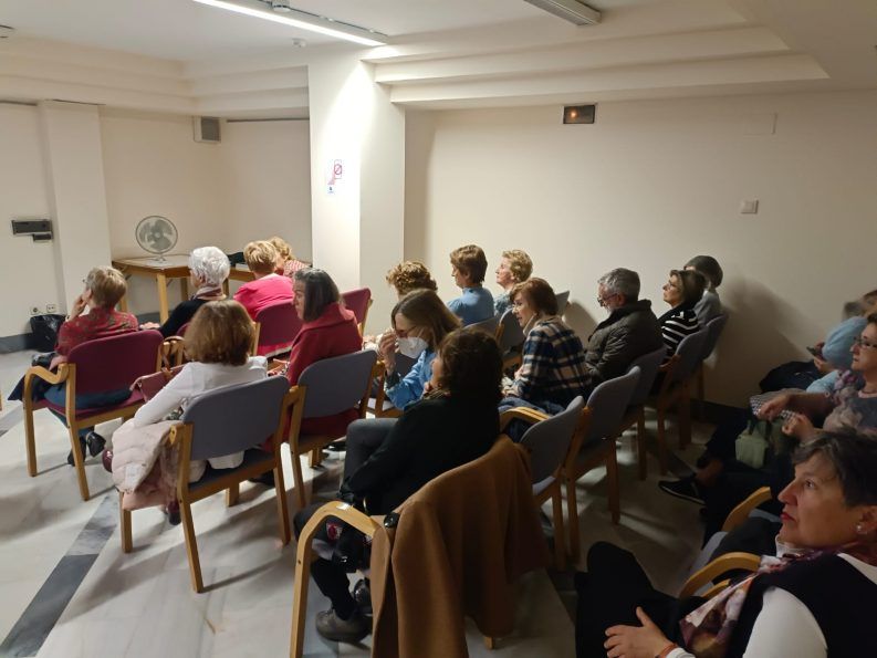 ESPACIO CULTURAL-charla-2004-04-16 03